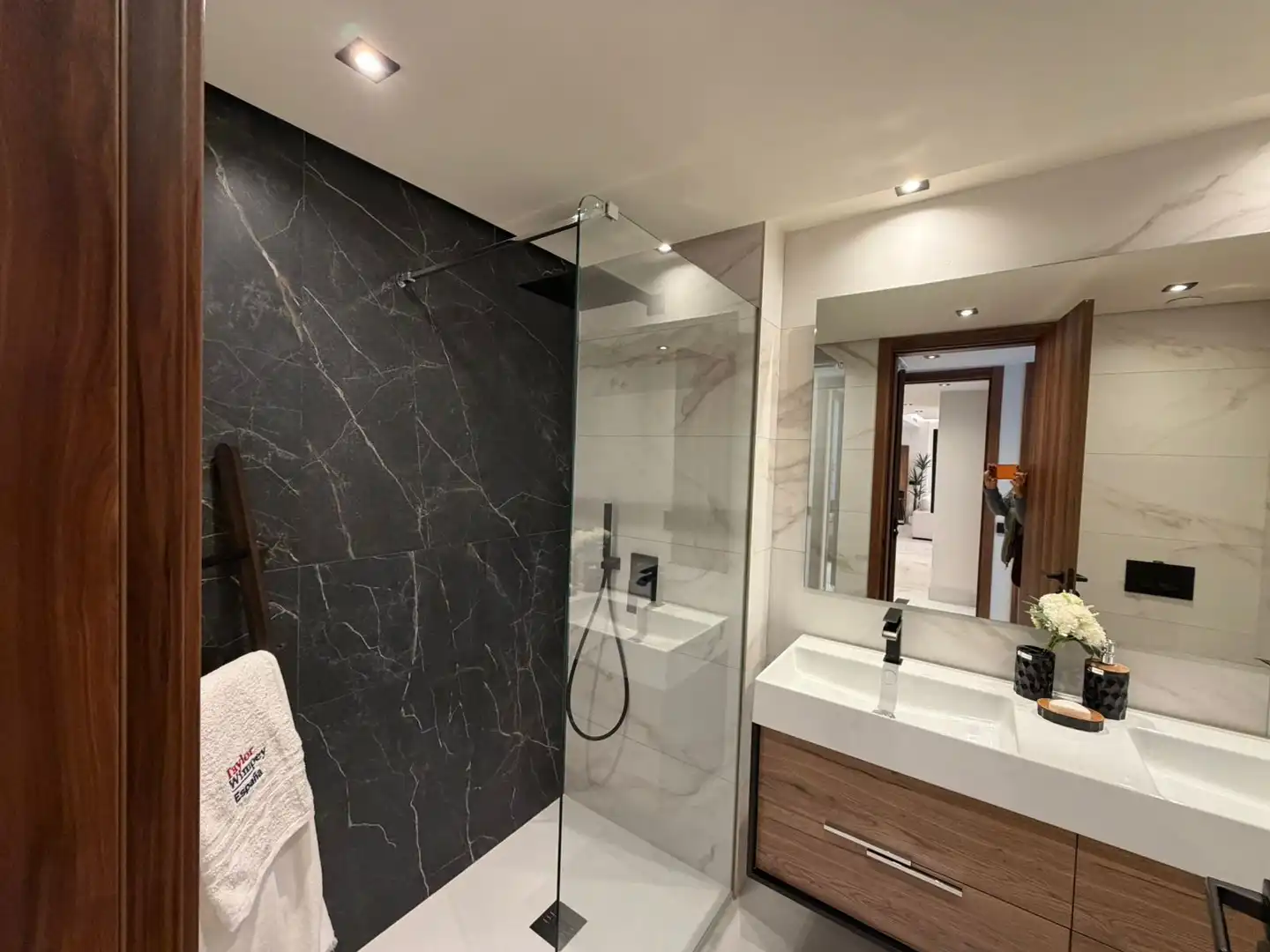 Bany de Apartament de lloguer en Marbella amb Aire condicionat, Terrassa i Piscina