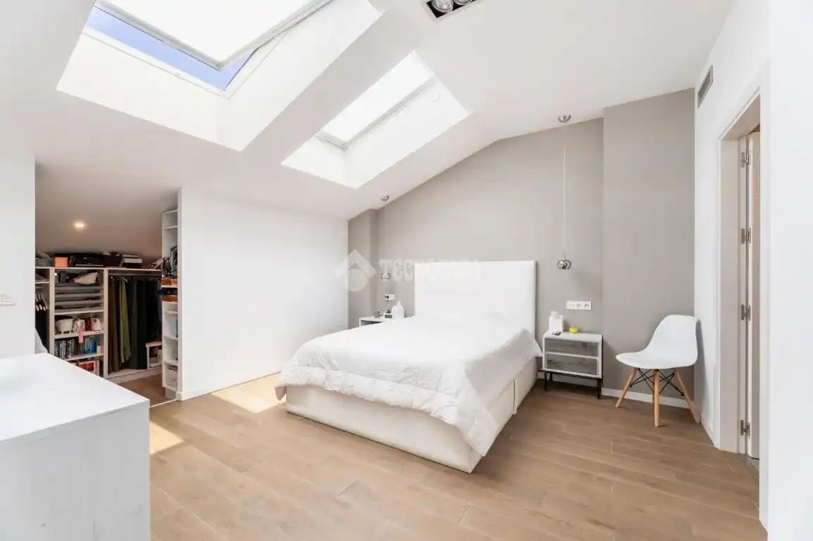 Bedroom of Flat for sale in Torrelodones  with Air Conditioner, Heating and Terrace