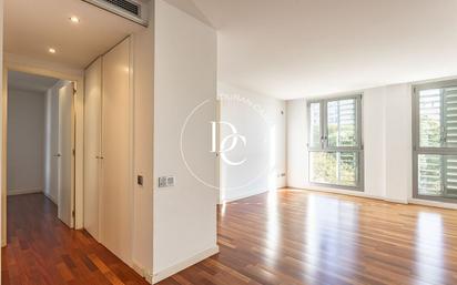 Exterior view of Flat for sale in  Barcelona Capital  with Heating