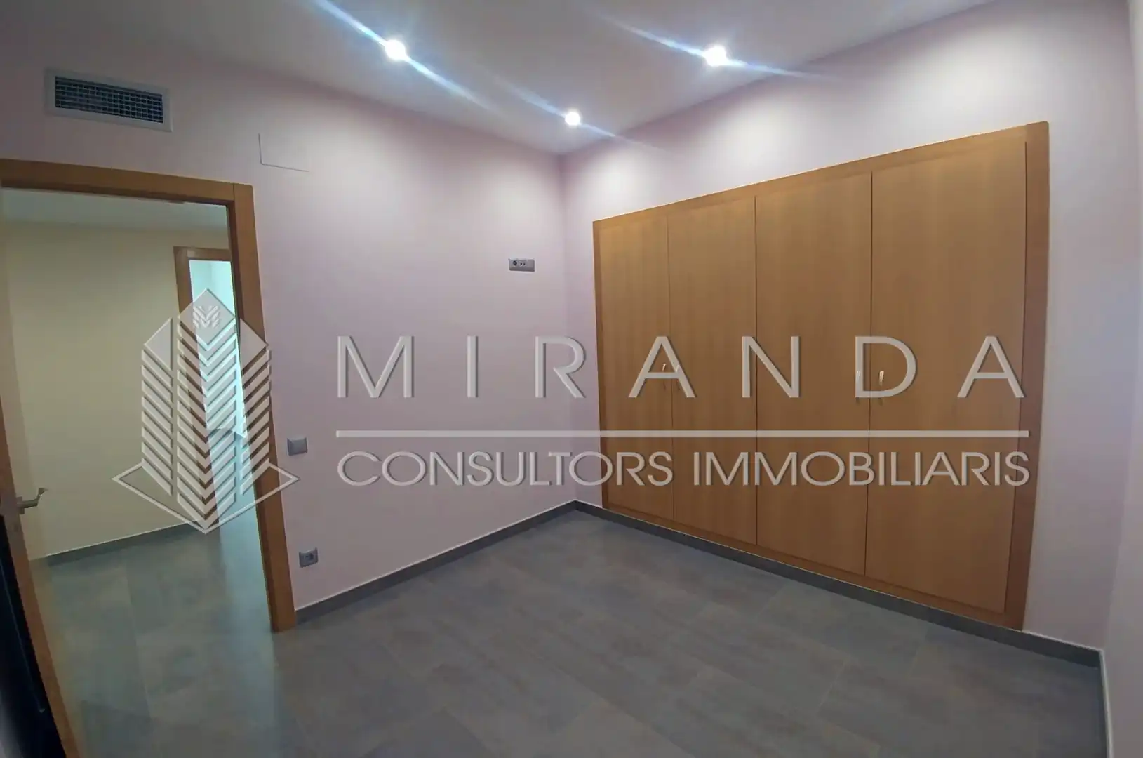Habitación de Piso de alquiler en Granollers con Aire acondicionado, Calefacción y Horno