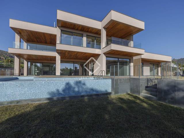 Casa-chalet en Venta en Centro - El Castillo