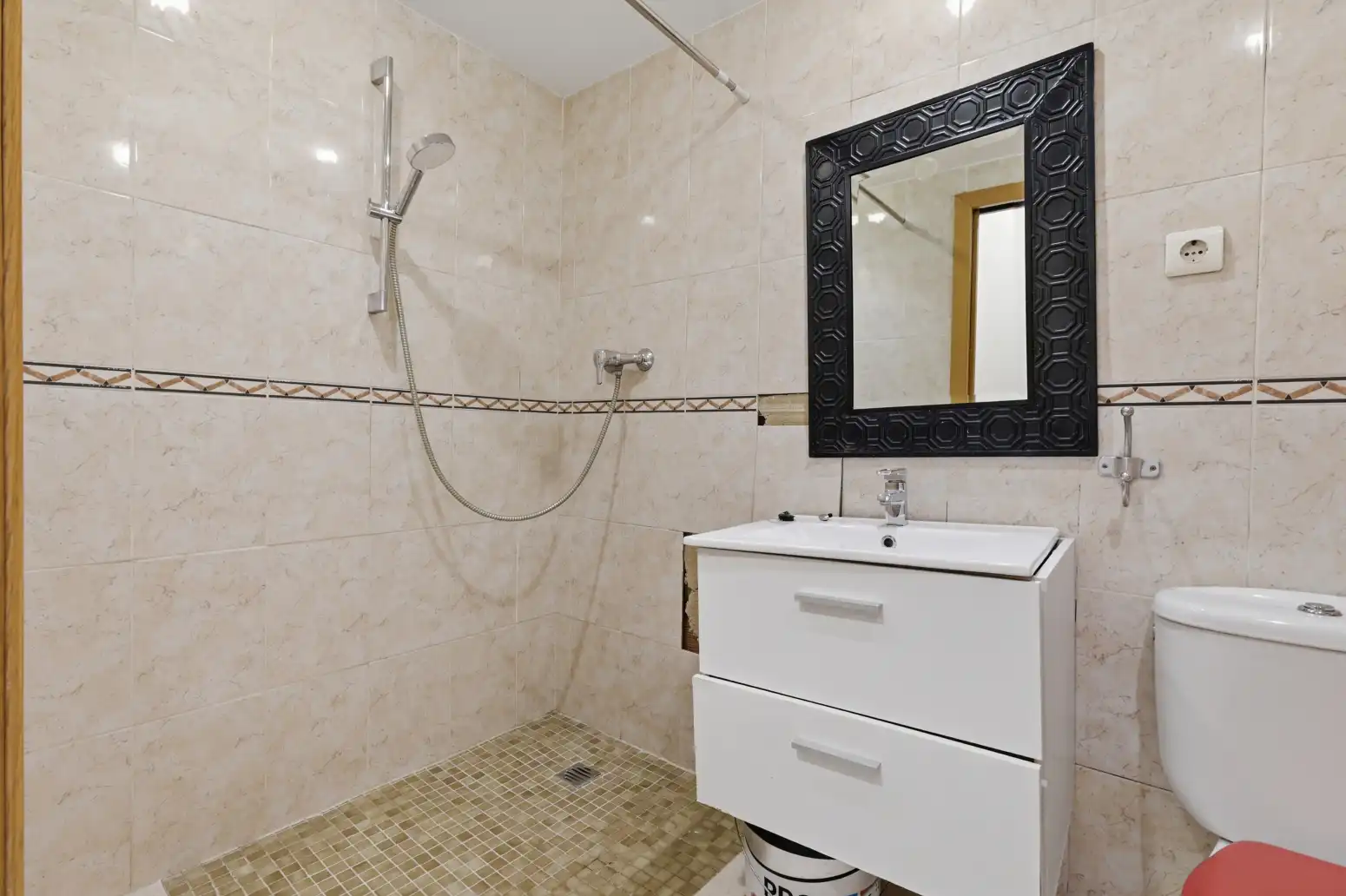 Badezimmer von Wohnung zum Verkauf in Alaquàs mit Klimaanlage, Terrasse und Abstellraum