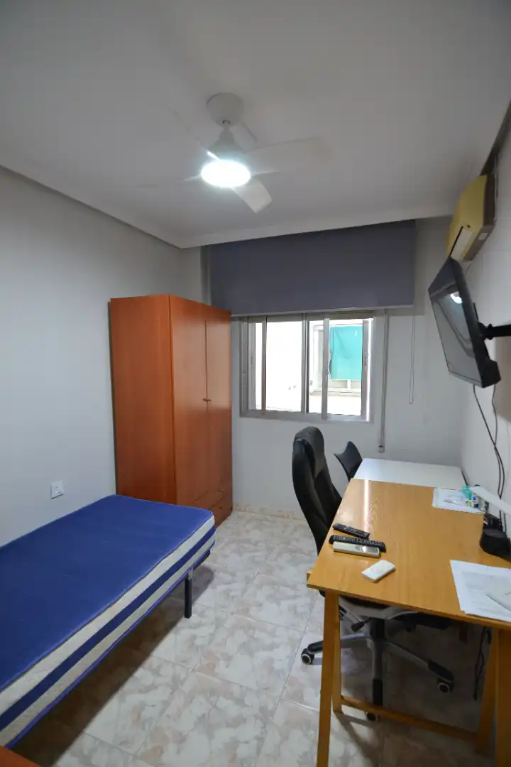 Habitación de Piso en venta en Plasencia con Aire acondicionado, Terraza y Amueblado