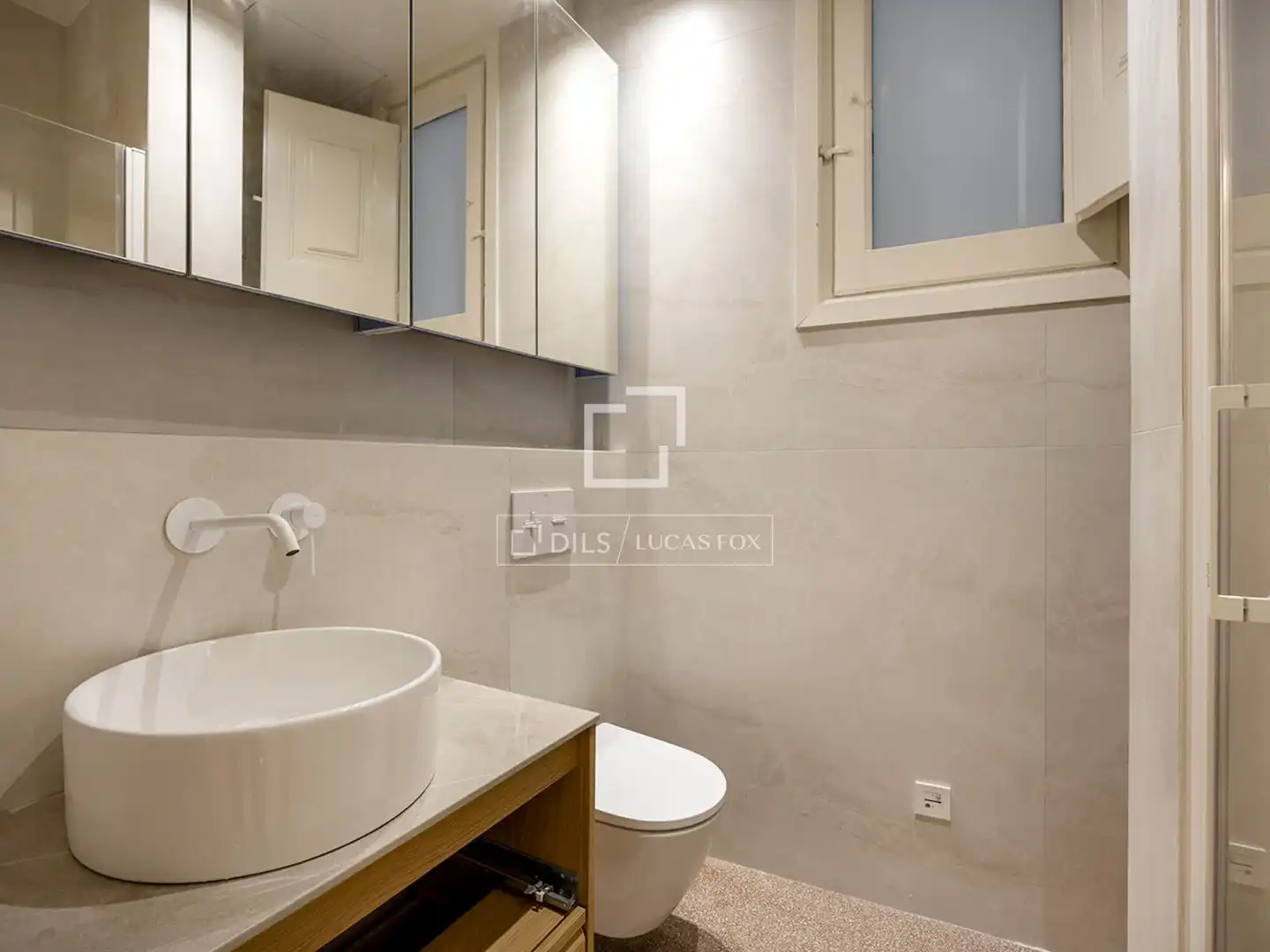 Bany de Pis en venda en Barcelona amb Aire condicionat, Calefacció i Terrassa
