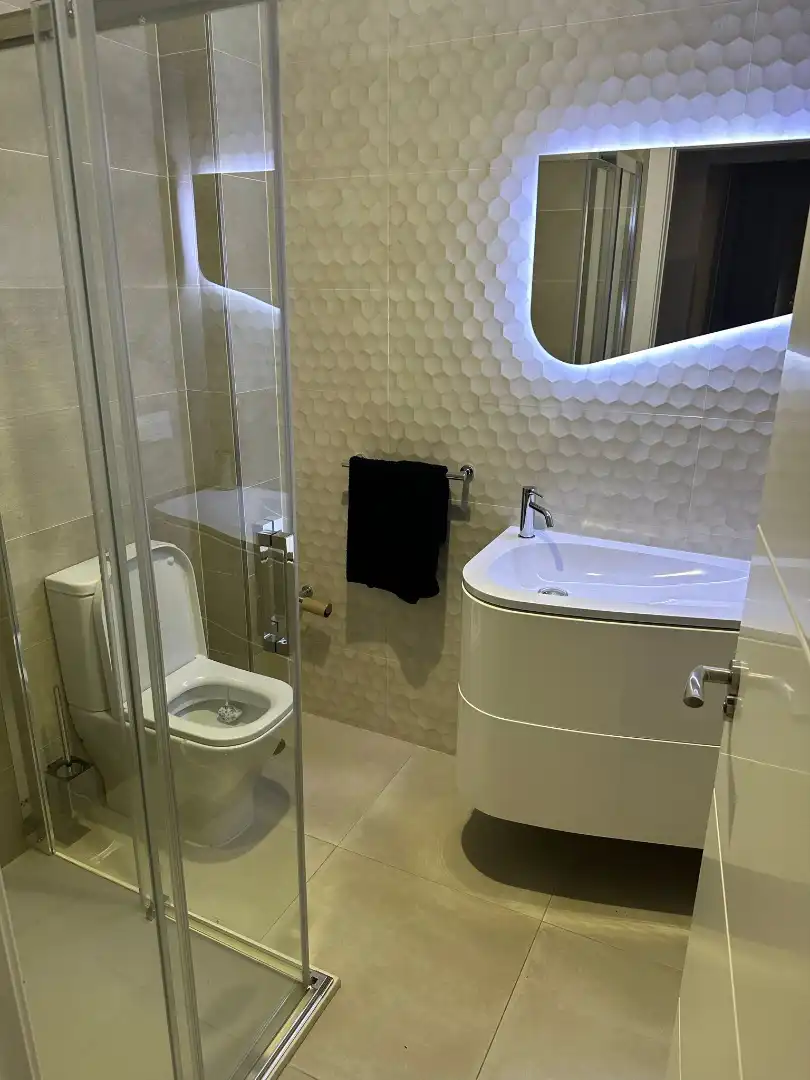 Baño de Piso de alquiler en Plasencia con Aire acondicionado, Calefacción y Terraza