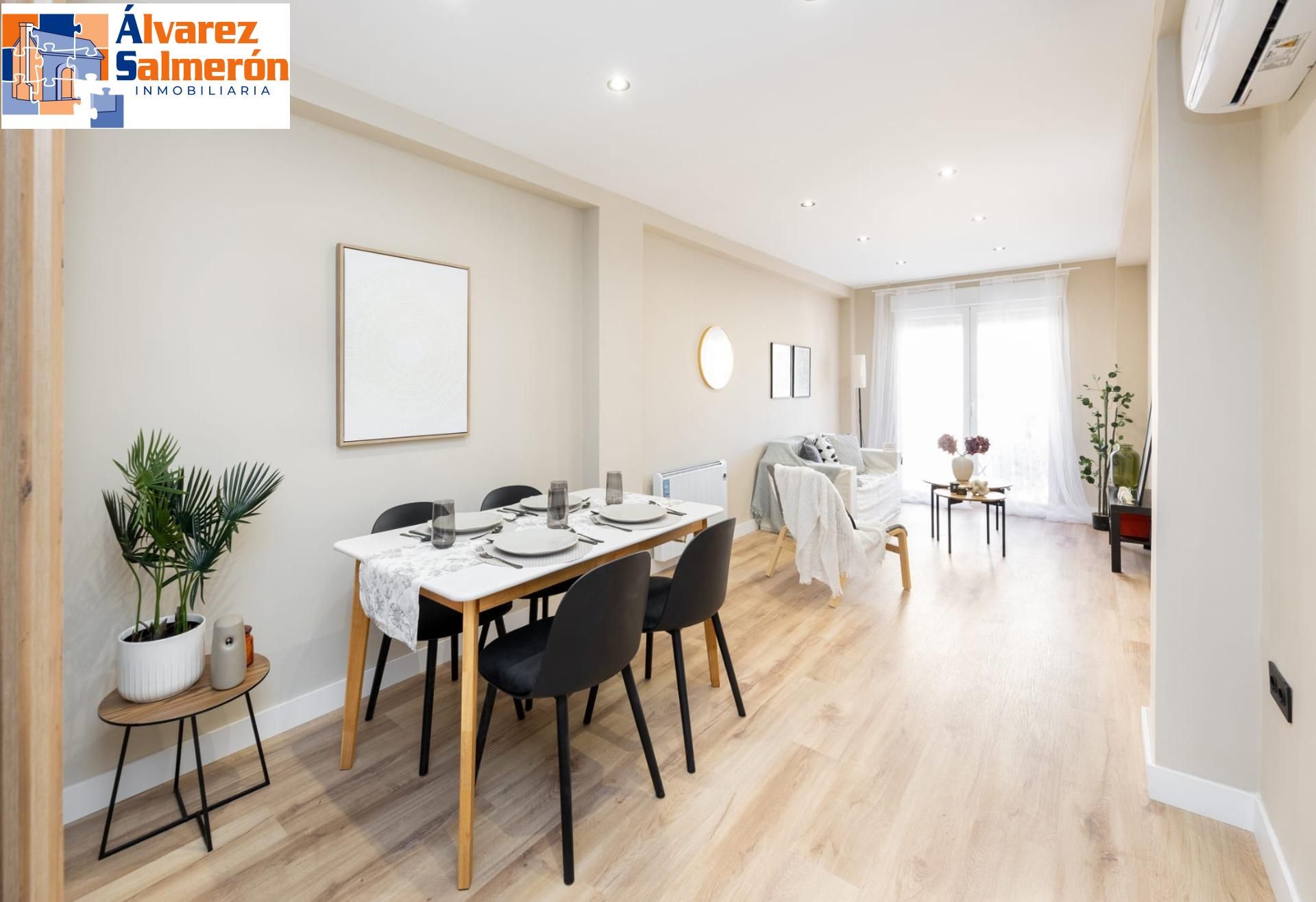 Comedor de Piso en venta en  Granada Capital con Aire acondicionado y Calefacción
