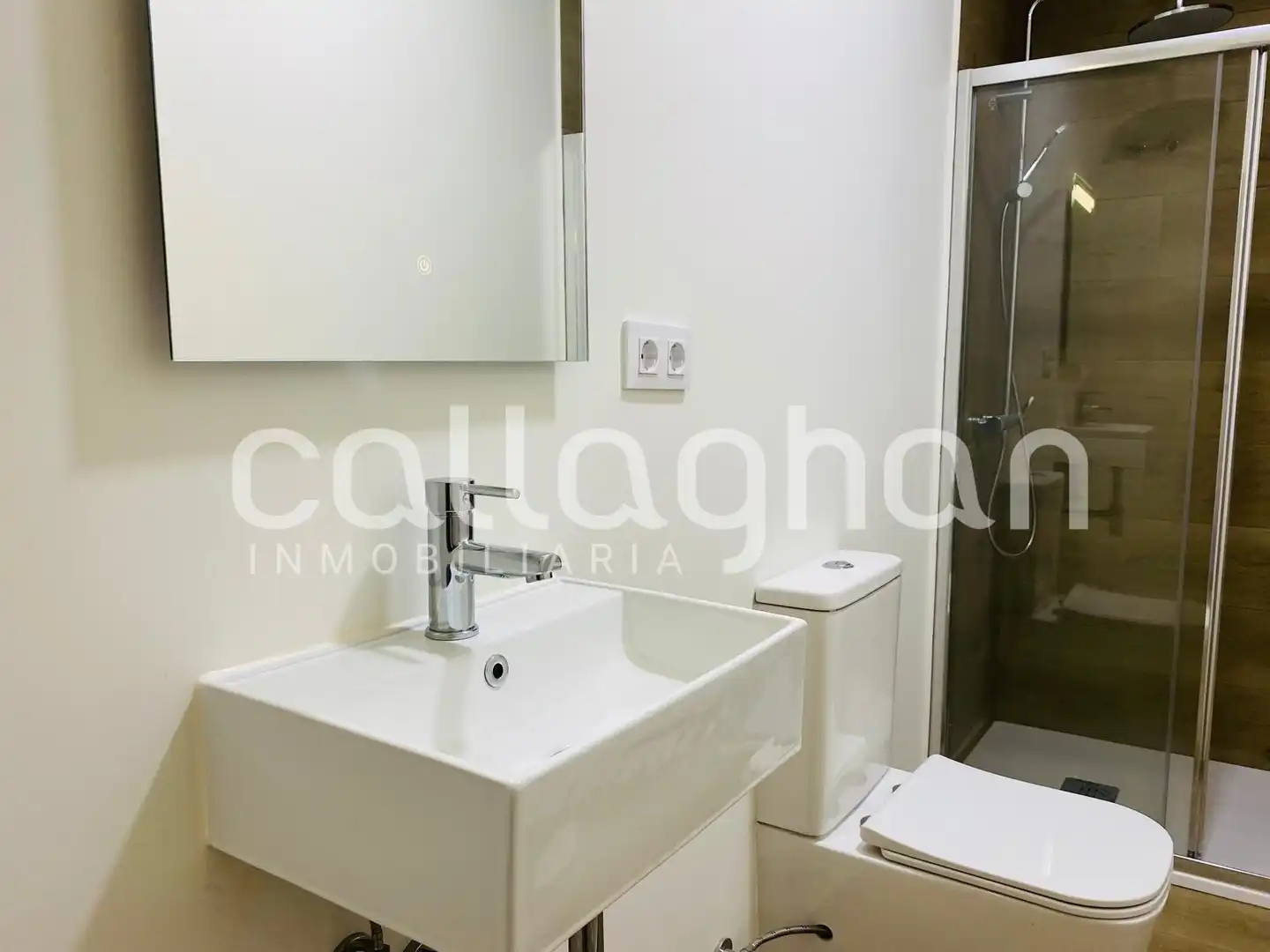 Baño de Planta baja en venta en Burjassot con Terraza y Amueblado