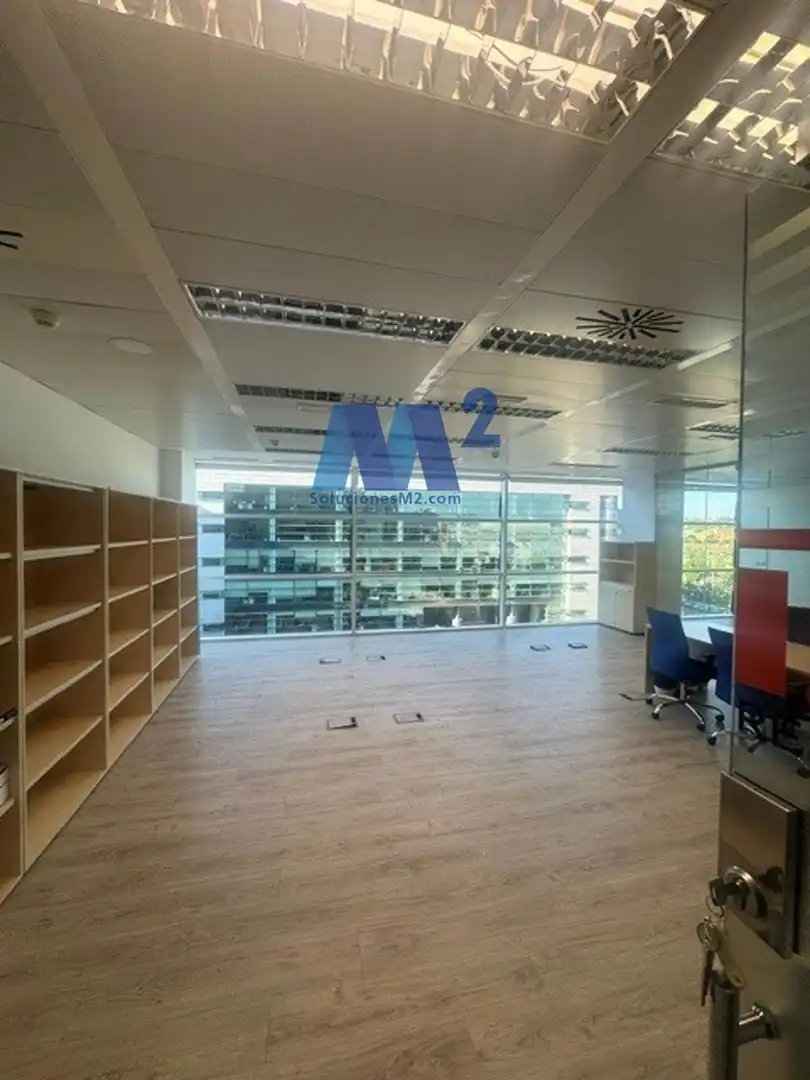 Oficina de alquiler en Anabel Segura, Arroyo de la Vega
