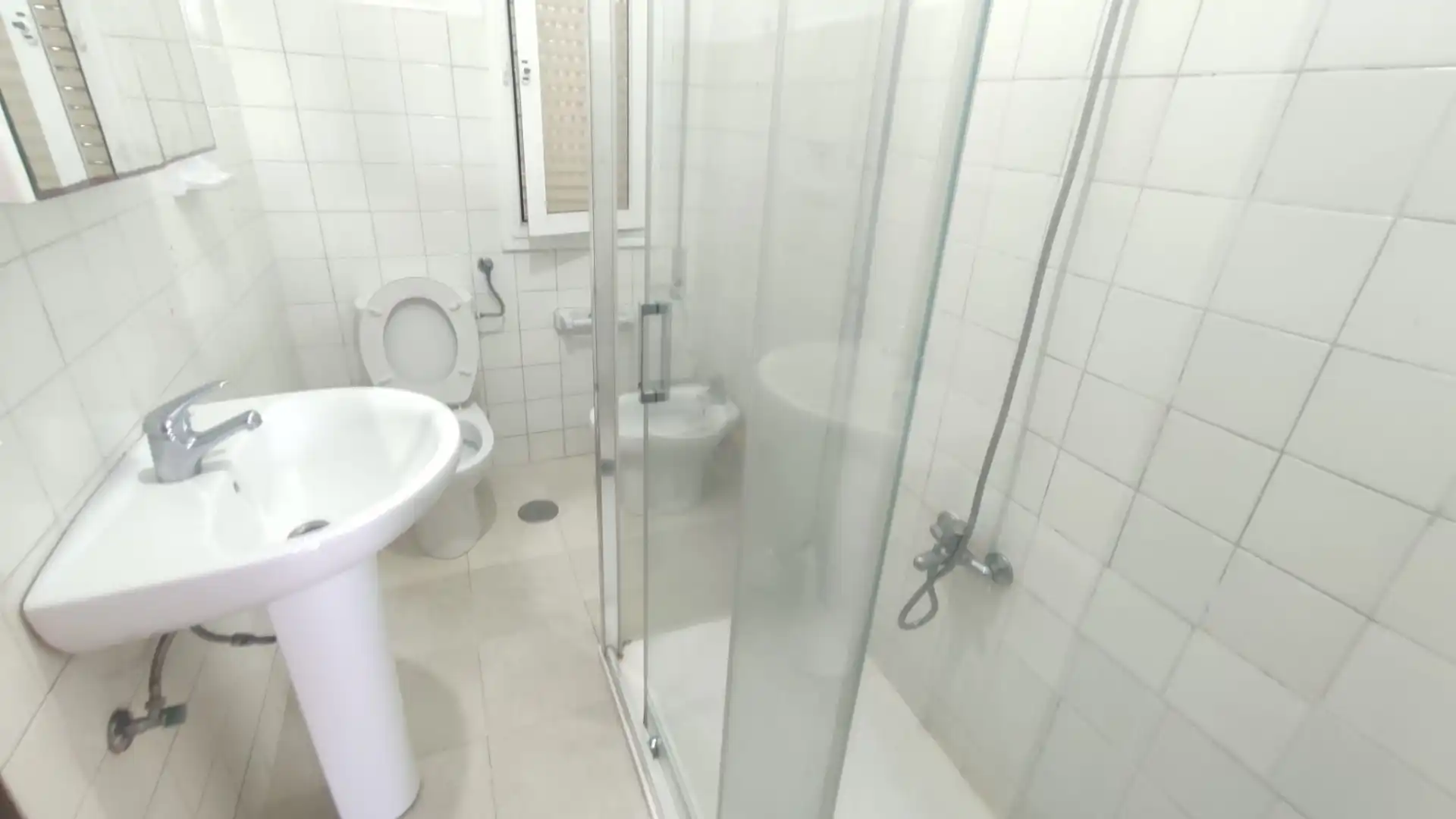 Bany de Pis en venda en Ourense Capital  amb Calefacció