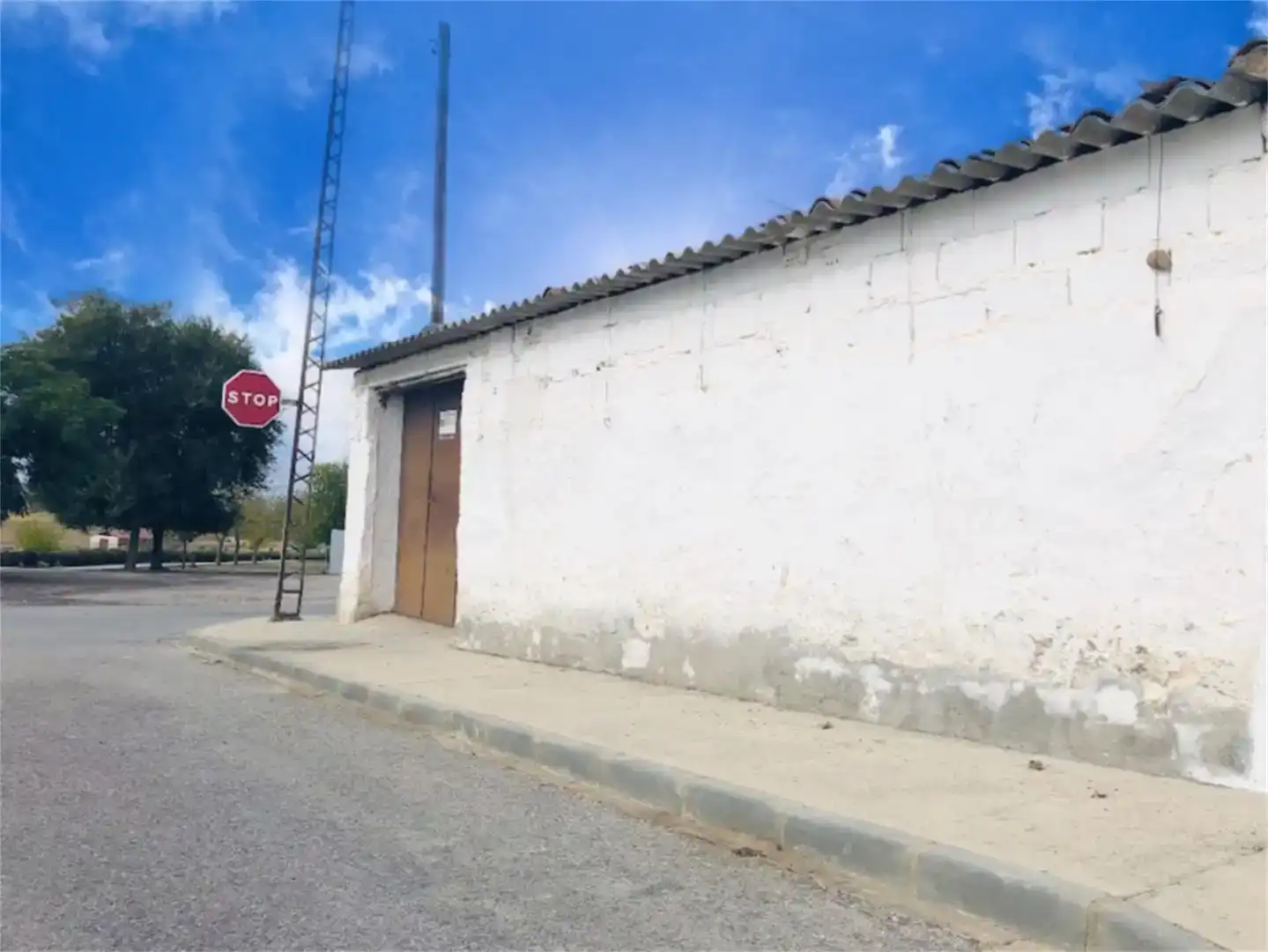 Vista exterior de Casa adosada en venda en Granja de Torrehermosa, Badajoz