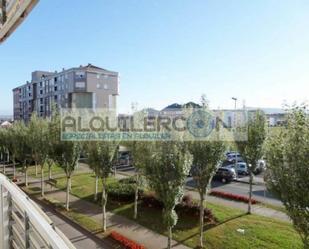 Vista exterior de Pis de lloguer en Torrelavega  amb Terrassa