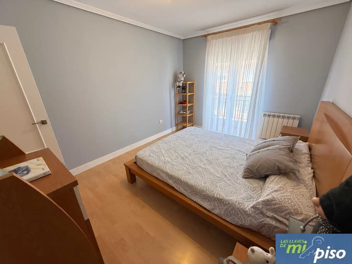 Dormitori de Casa adosada en venda en Cabezón de Pisuerga amb Calefacció, Jardí privat i Parquet