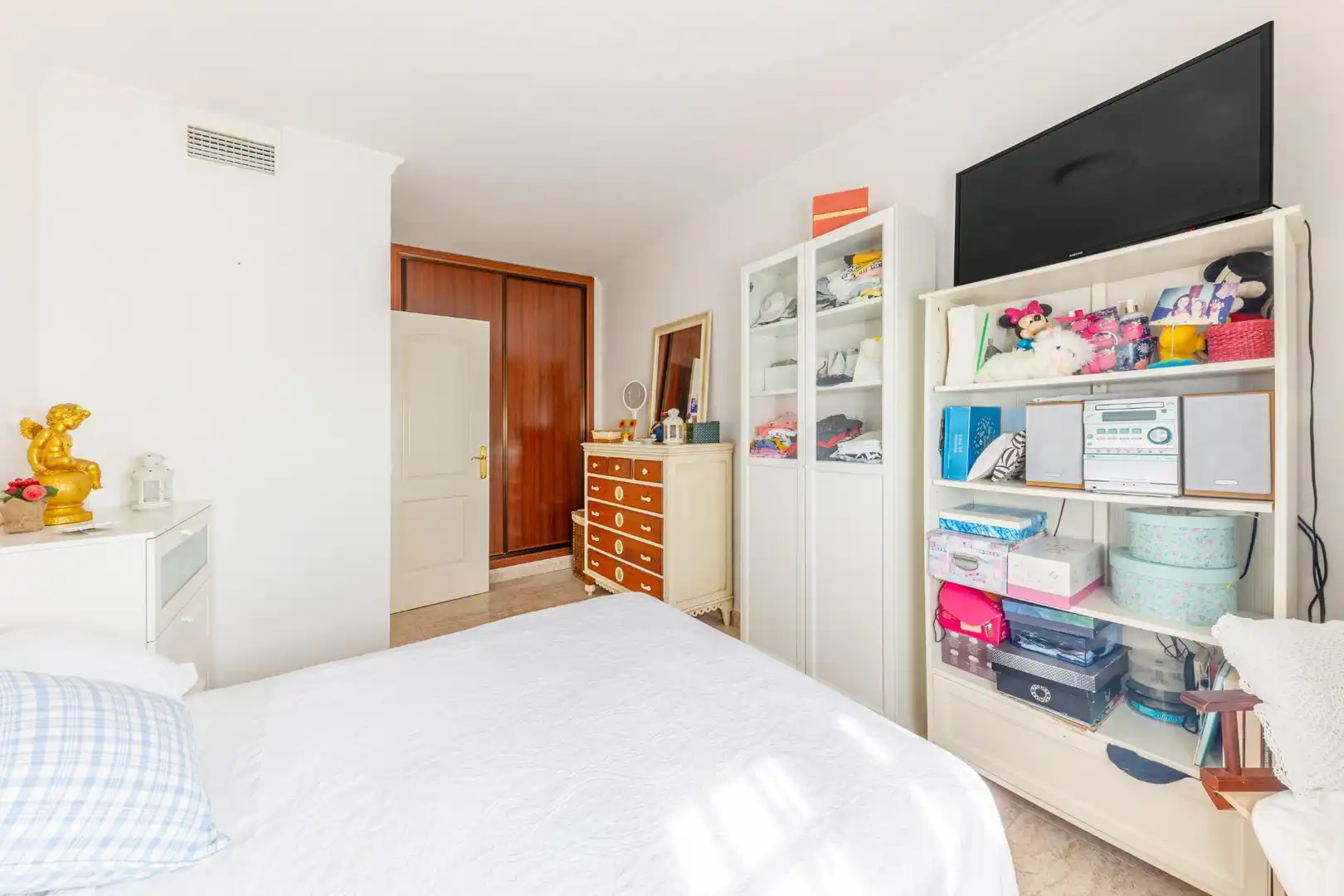 Casa aparellada amb terrassa en venda a Calle Calle Mistral, imagen 13