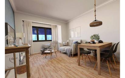 Sala d'estar de Pis en venda en Santurtzi  amb Traster