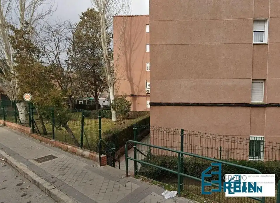 Parking de Local en venta en Madrid