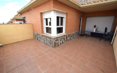 Terrace of Single-family semi-detached for sale in Yuncos  with Air Conditioner, Heating and Private garden