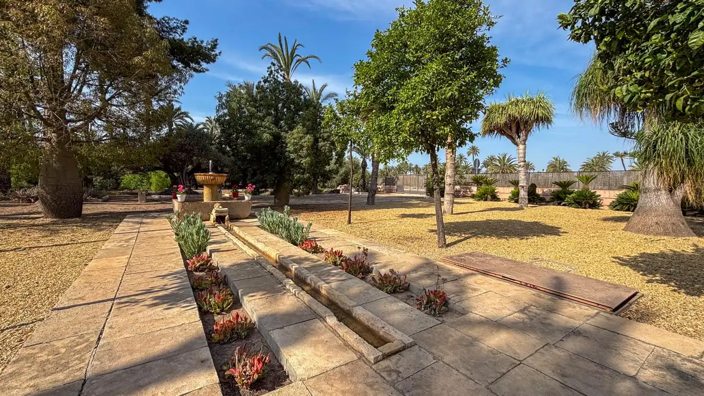 Jardí de Casa o xalet en venda en Elche / Elx amb Calefacció, Jardí privat i Parquet