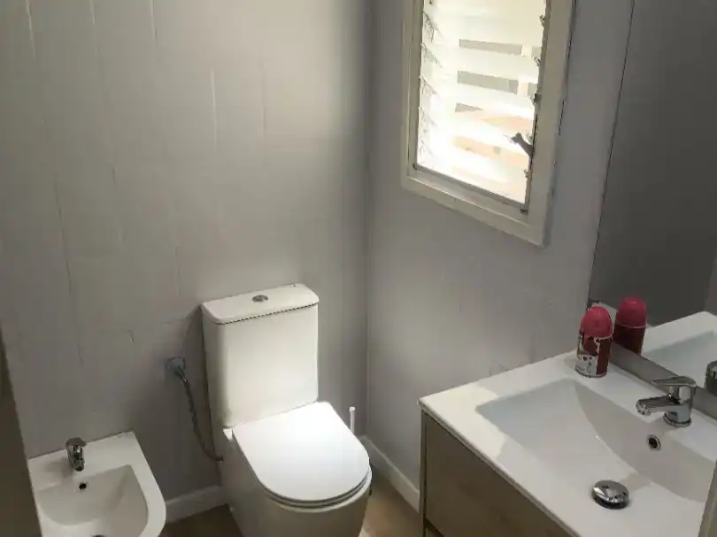 Bany de Pis de lloguer en Calafell amb Parquet, Moblat i Balcó