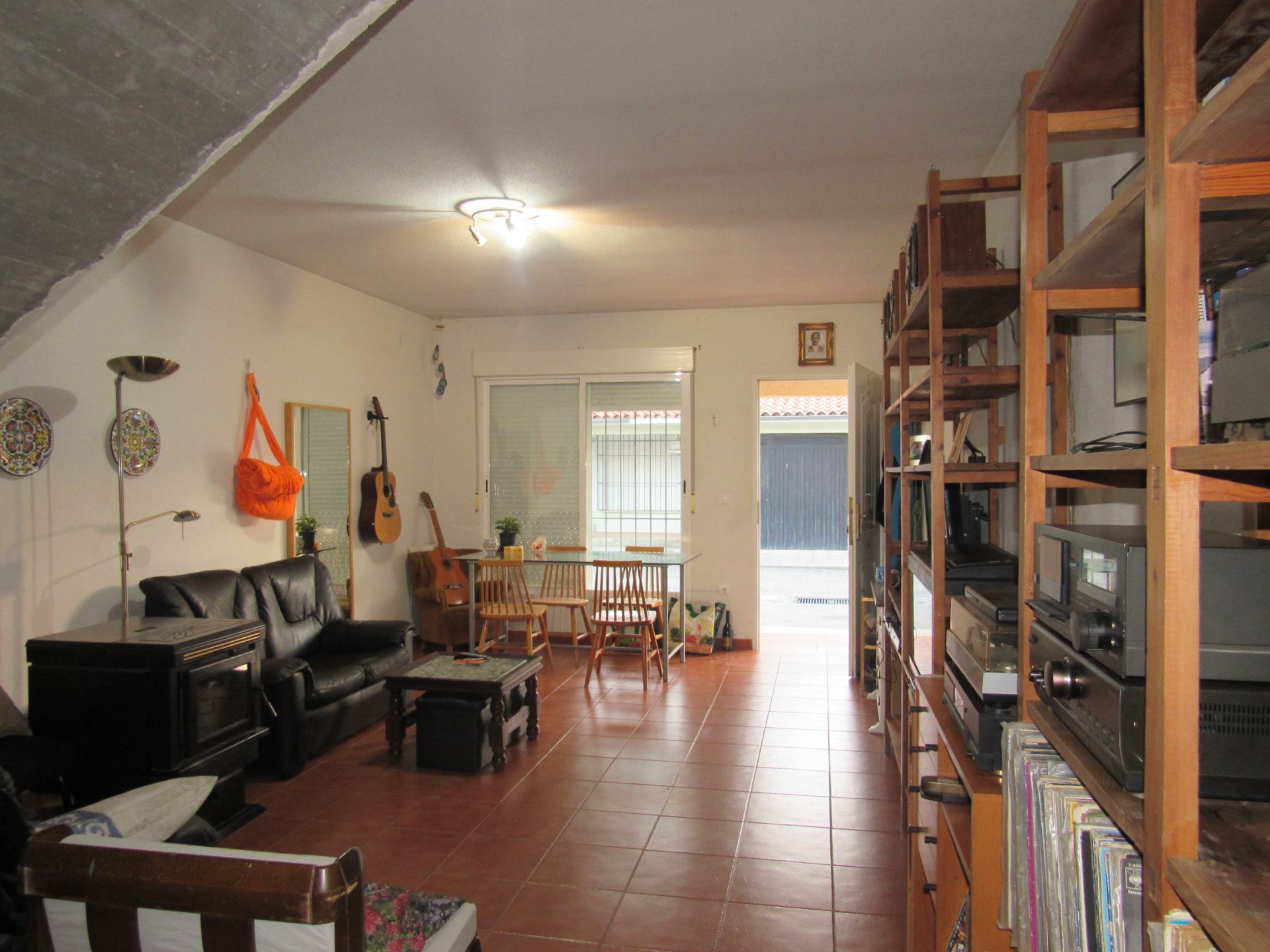 Sala d'estar de Casa adosada en venda en Valverde de la Vera amb Aire condicionat, Calefacció i Jardí privat
