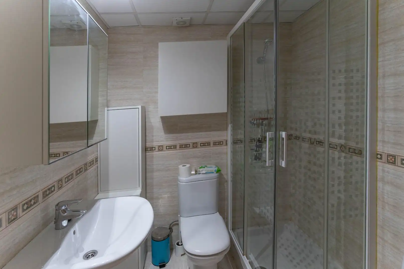 Baño de Piso de alquiler en Alhaurín El Grande con Aire acondicionado, Calefacción y Amueblado