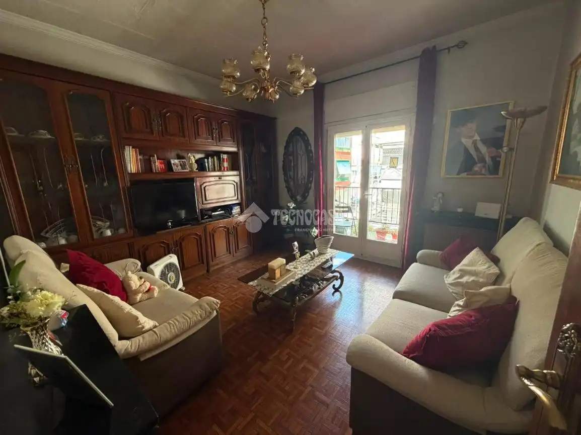 Flat for sale in C. Hermanos Álvarez Quintero, La Alhóndiga