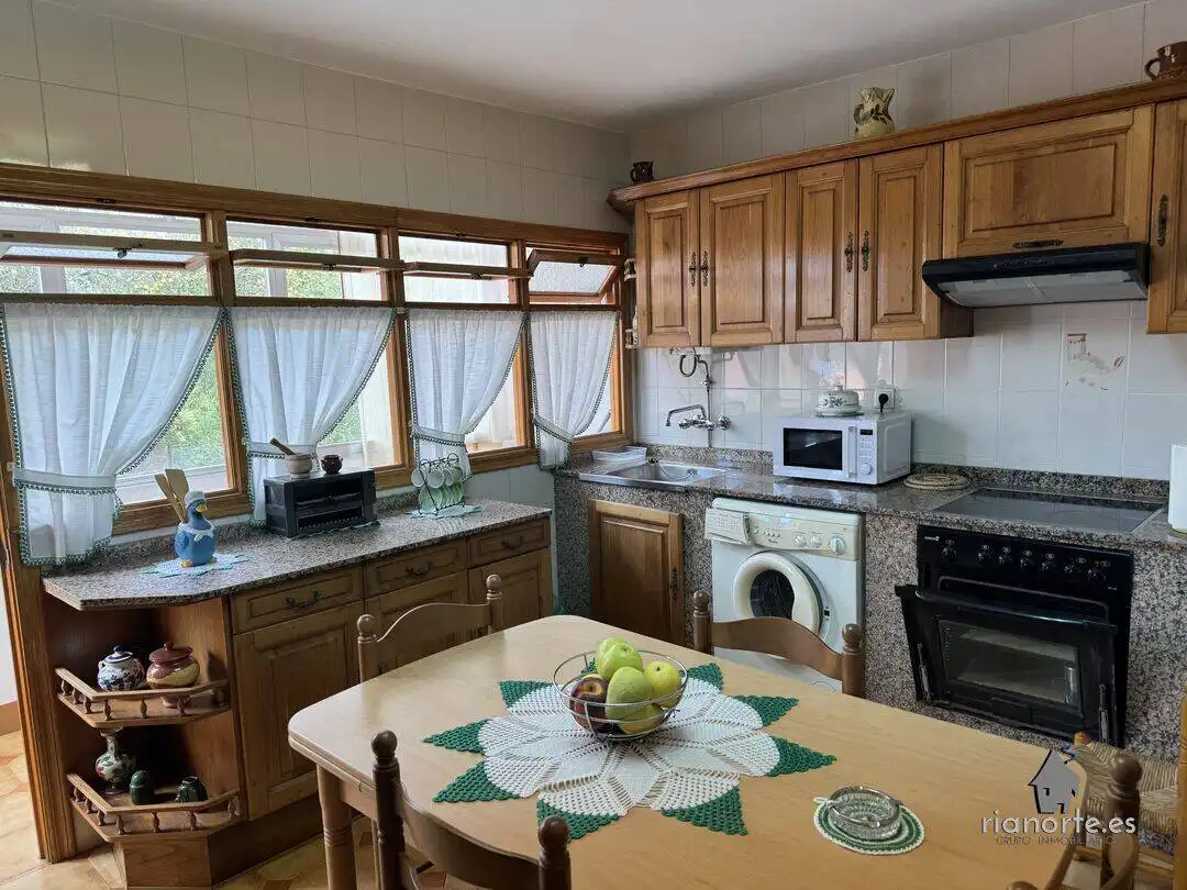 Cocina de Piso en venta en Ribadesella con Calefacción