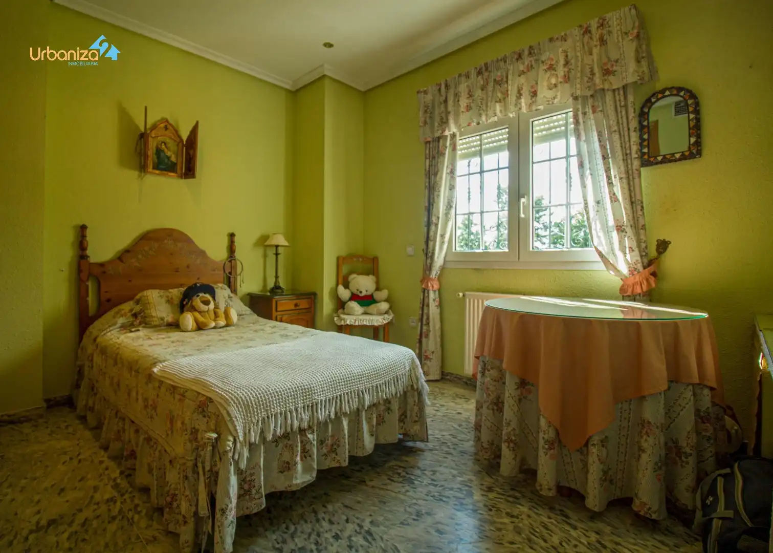 Dormitori de Casa o xalet en venda en Badajoz amb Aire condicionat, Jardí privat i Terrassa