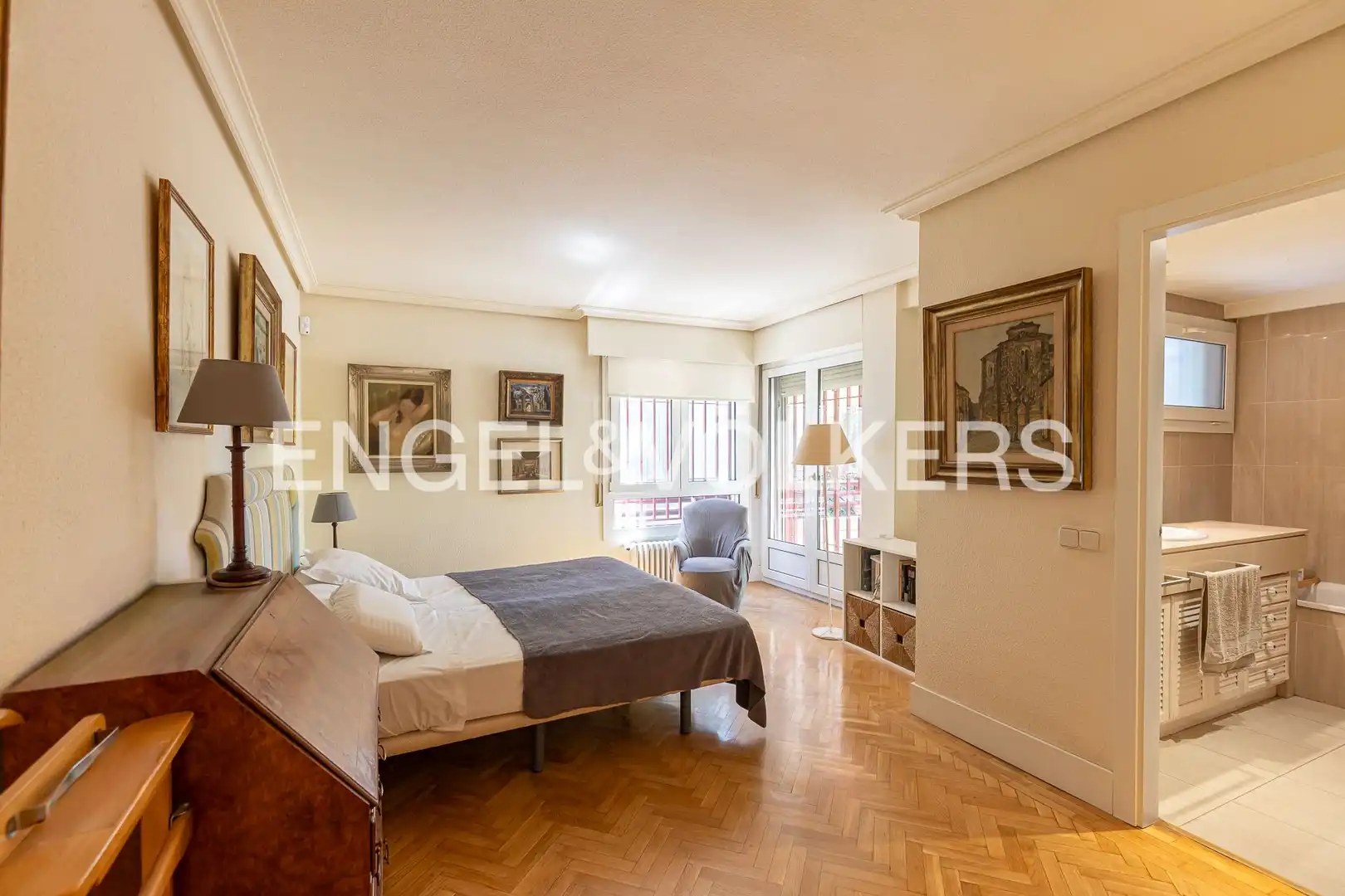 Außenansicht von Wohnung zum Verkauf in Madrid mit Klimaanlage, Heizung und Parkett