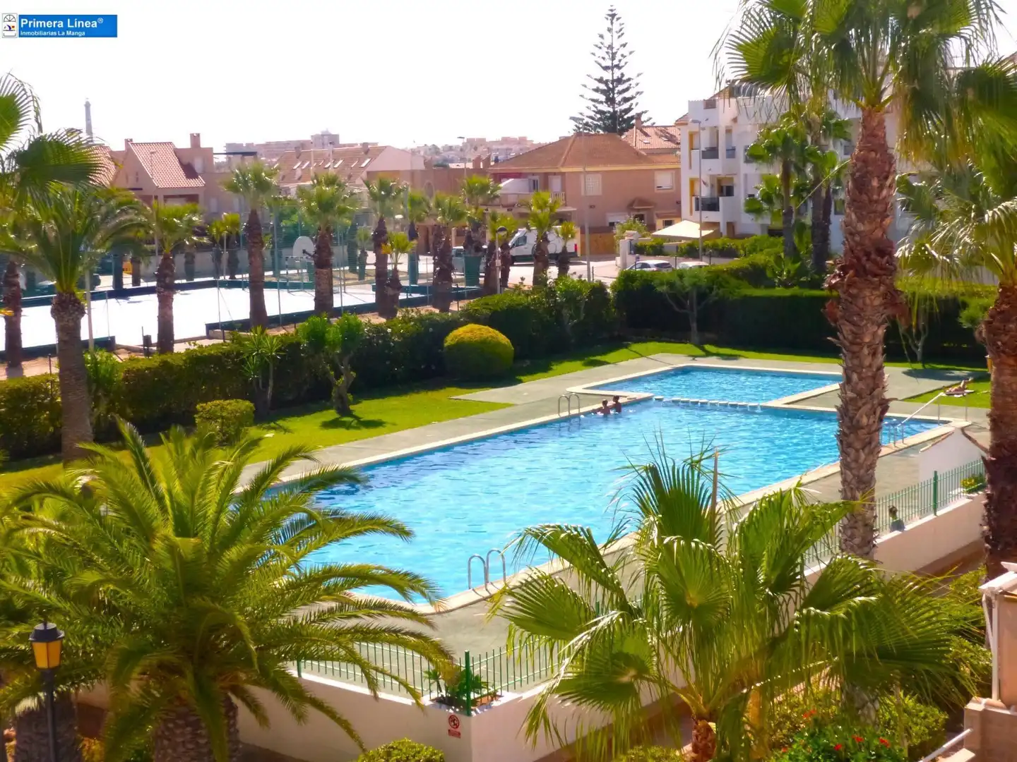 Piscina de Ático en venta en Cartagena con Calefacción, Terraza y Piscina comunitaria