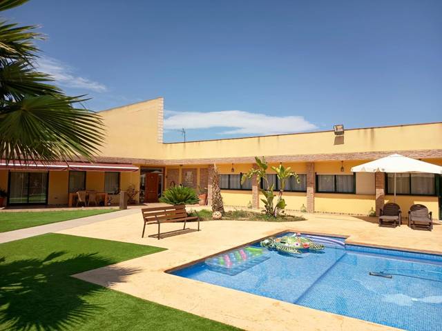 Casa-chalet en Venta en Almajada - Ravel