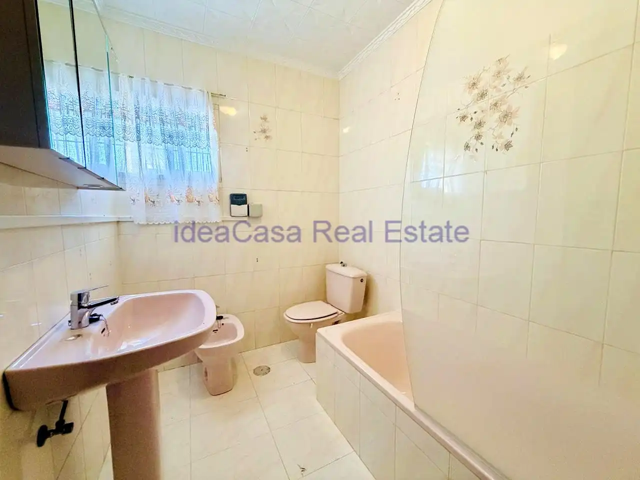 Bany de Casa o xalet de lloguer en Málaga amb Aire condicionat, Terrassa i Moblat