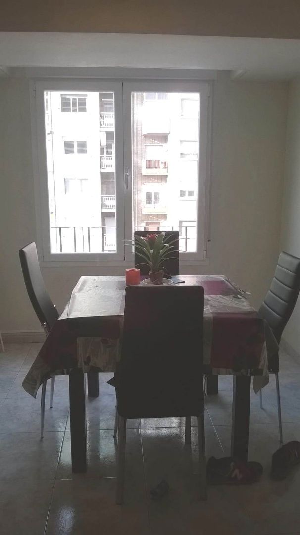 Dining room of Flat to rent in  Zaragoza Capital  with Heating, Furnished and Oven