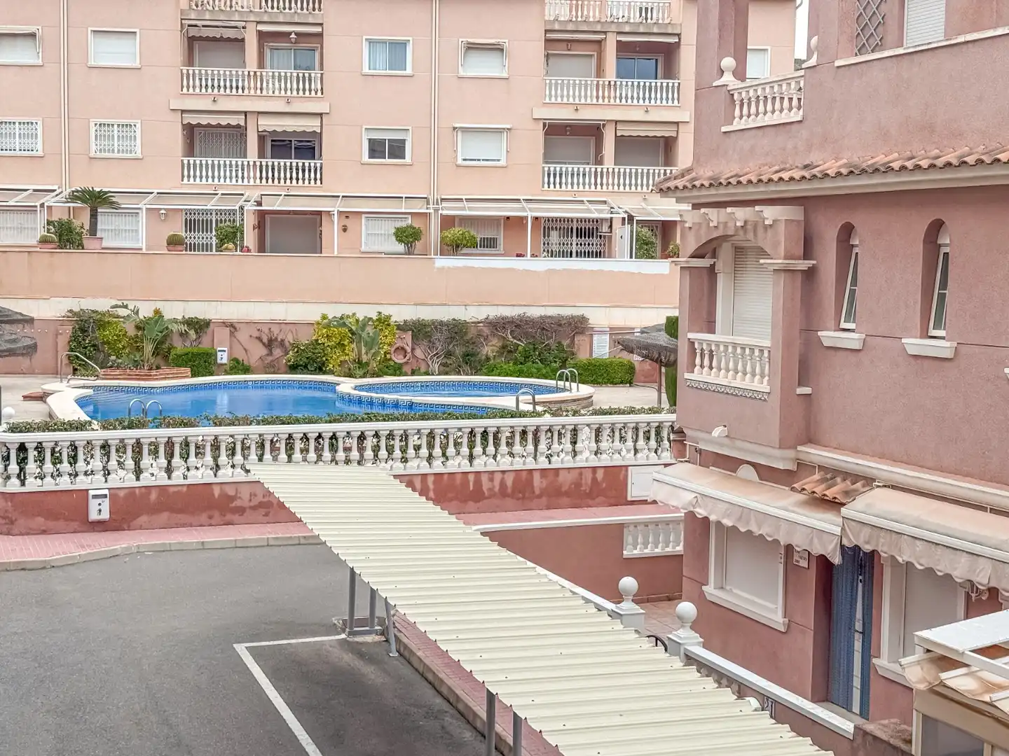 Piscina de Apartamento de alquiler en Santa Pola con Terraza, Piscina y Amueblado