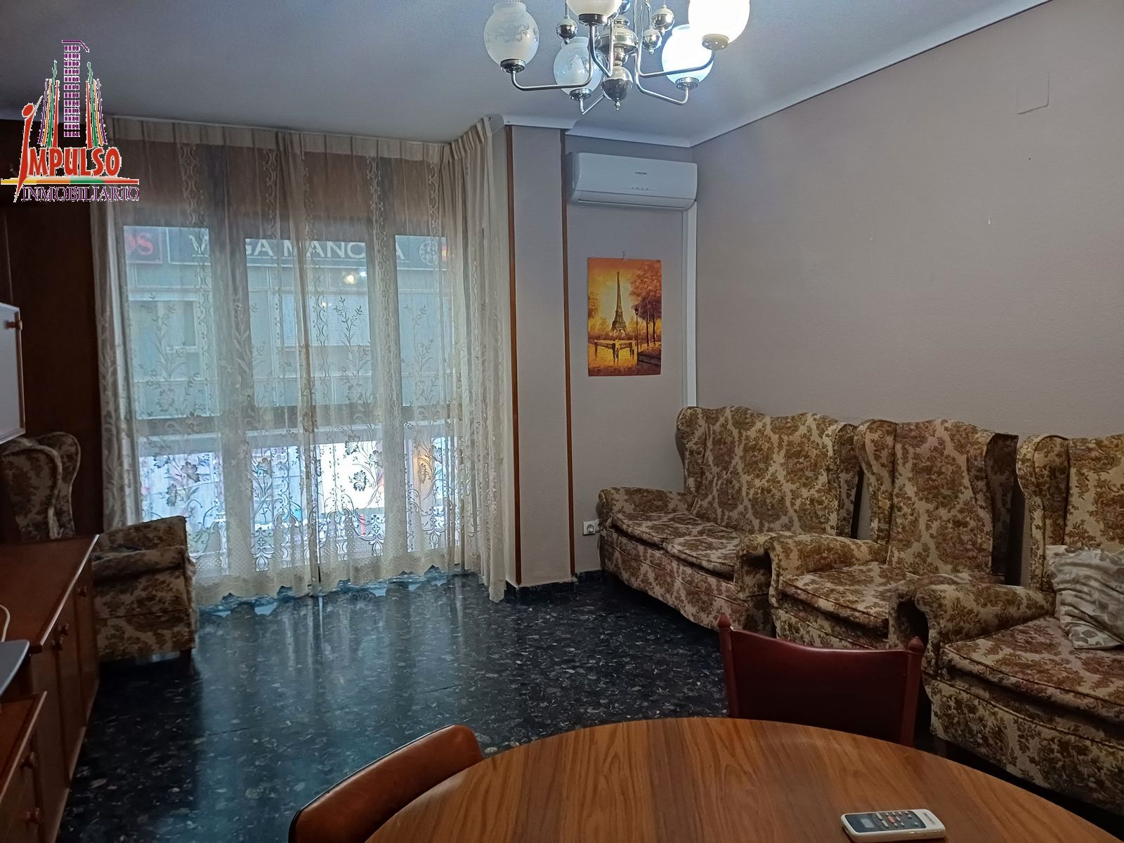 Flat to rent in Calle Tesifonte Gallego, Centro