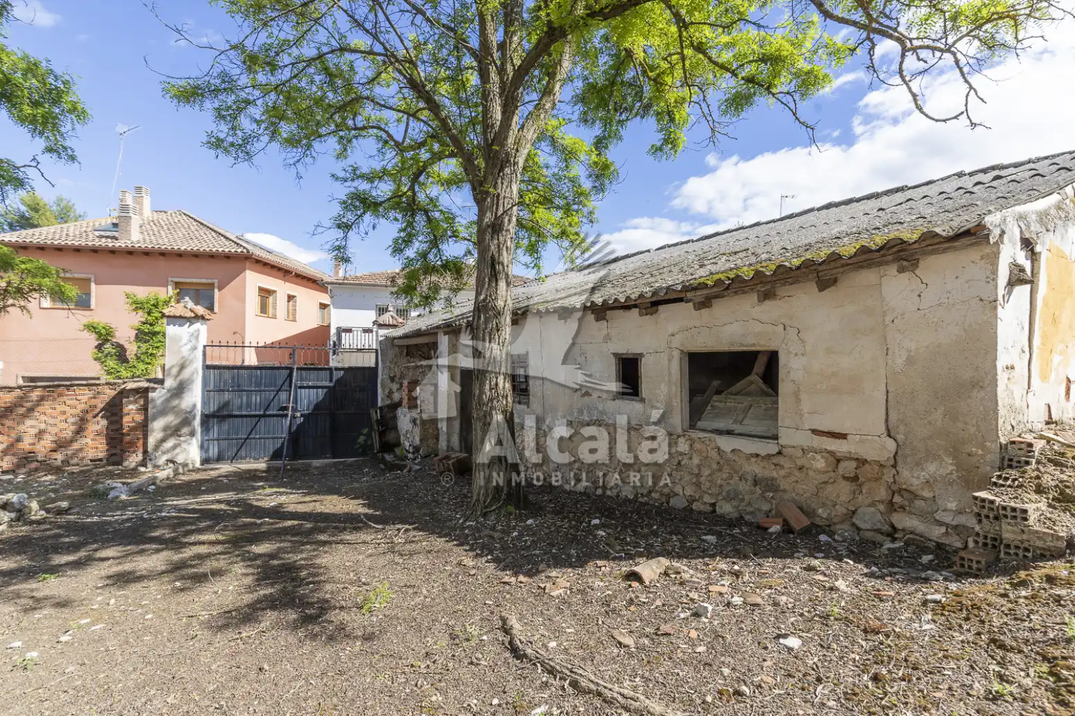 Exterior view of Residential for sale in Santorcaz