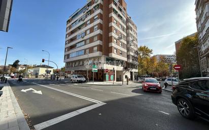 Vista exterior de Pis en venda en  Madrid Capital amb Calefacció, Terrassa i Traster