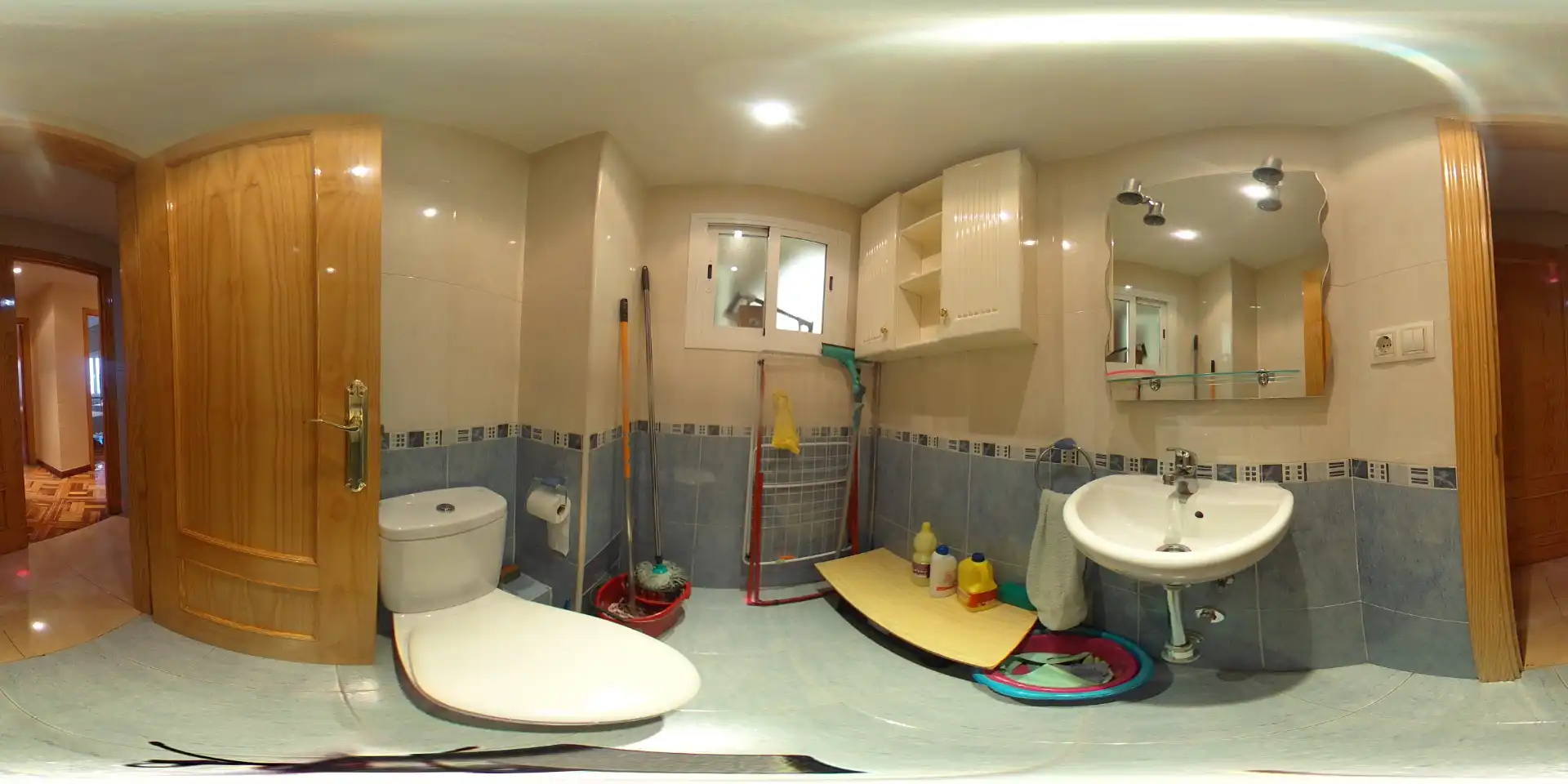 Bathroom of Flat for rent in Madrid  with Air Conditioner, Heating and Furnished