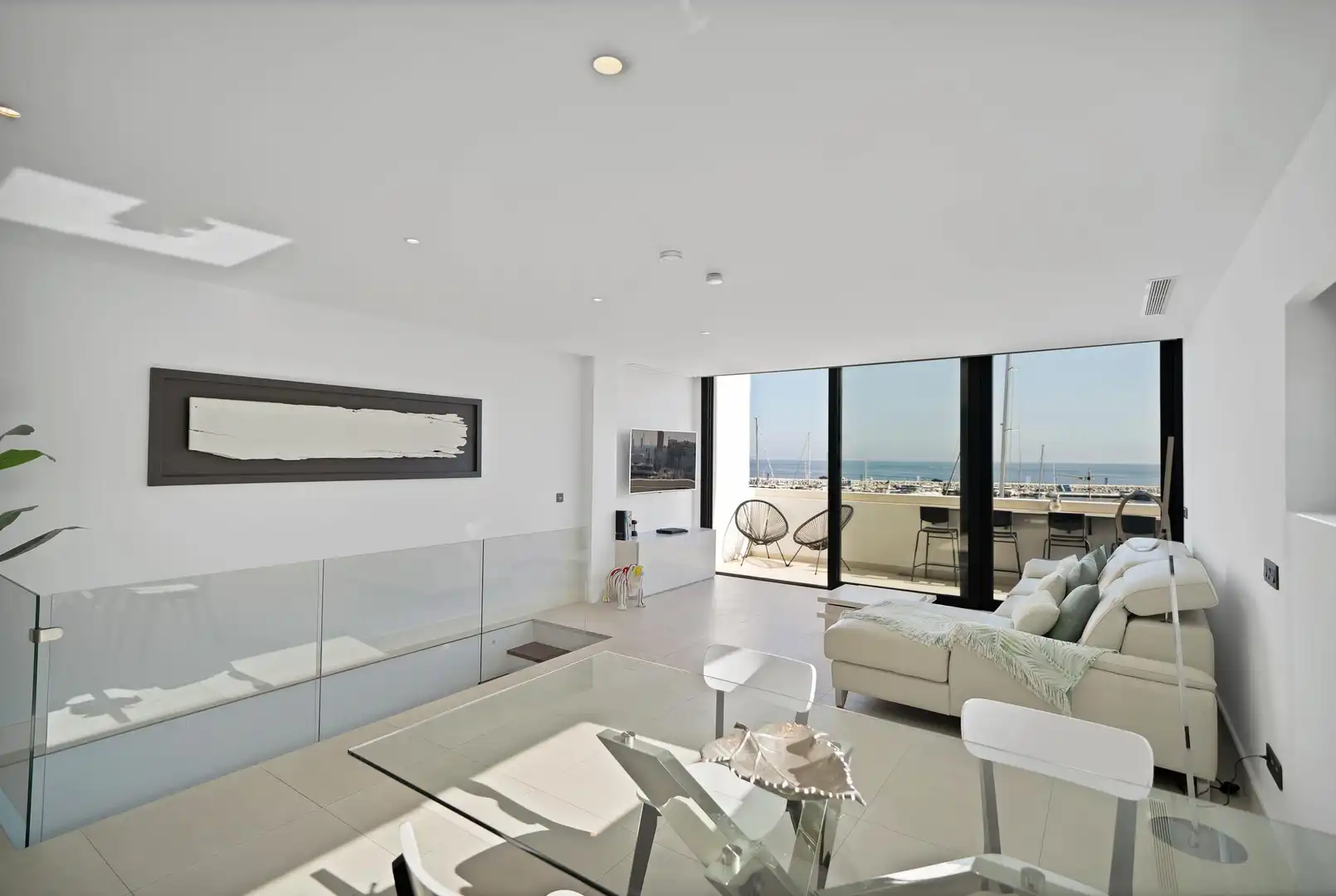Sala d'estar de Dúplex en venda en Marbella amb Aire condicionat