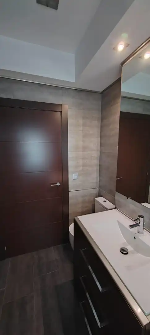 Bathroom of Flat for sale in Fuengirola  with Parquet flooring and Terrace