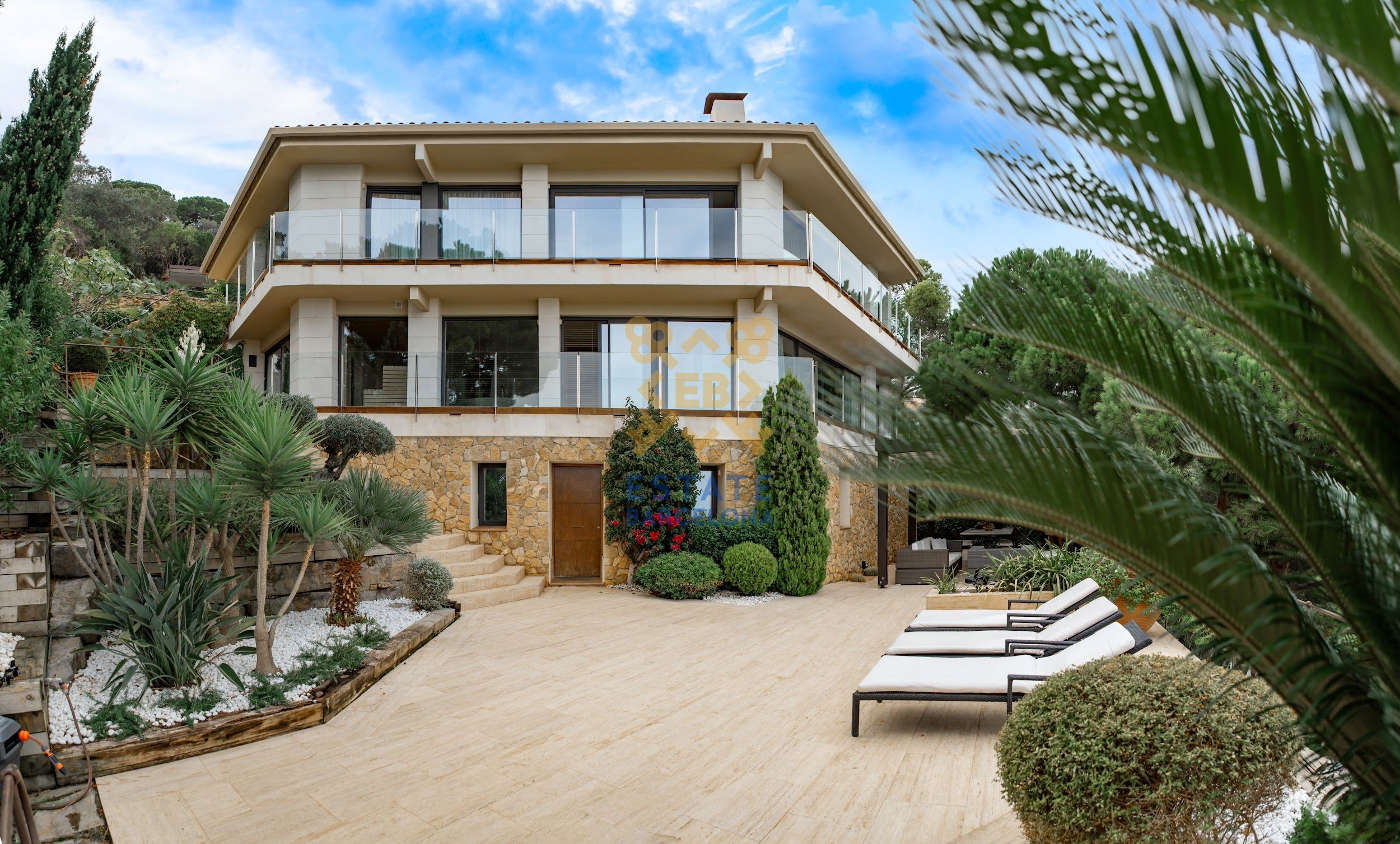 Vista exterior de Casa o xalet en venda en Tossa de Mar amb Aire condicionat, Jardí privat i Terrassa