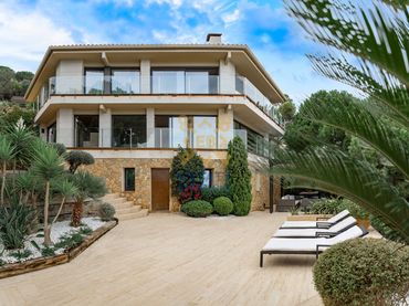 Casa con balcone in vendita a Santa María de Llorell
