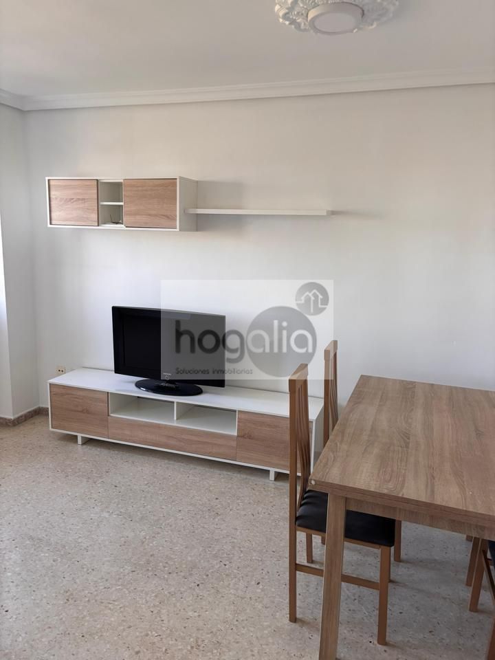Living room of Flat to rent in  Sevilla Capital  with Air Conditioner and Furnished