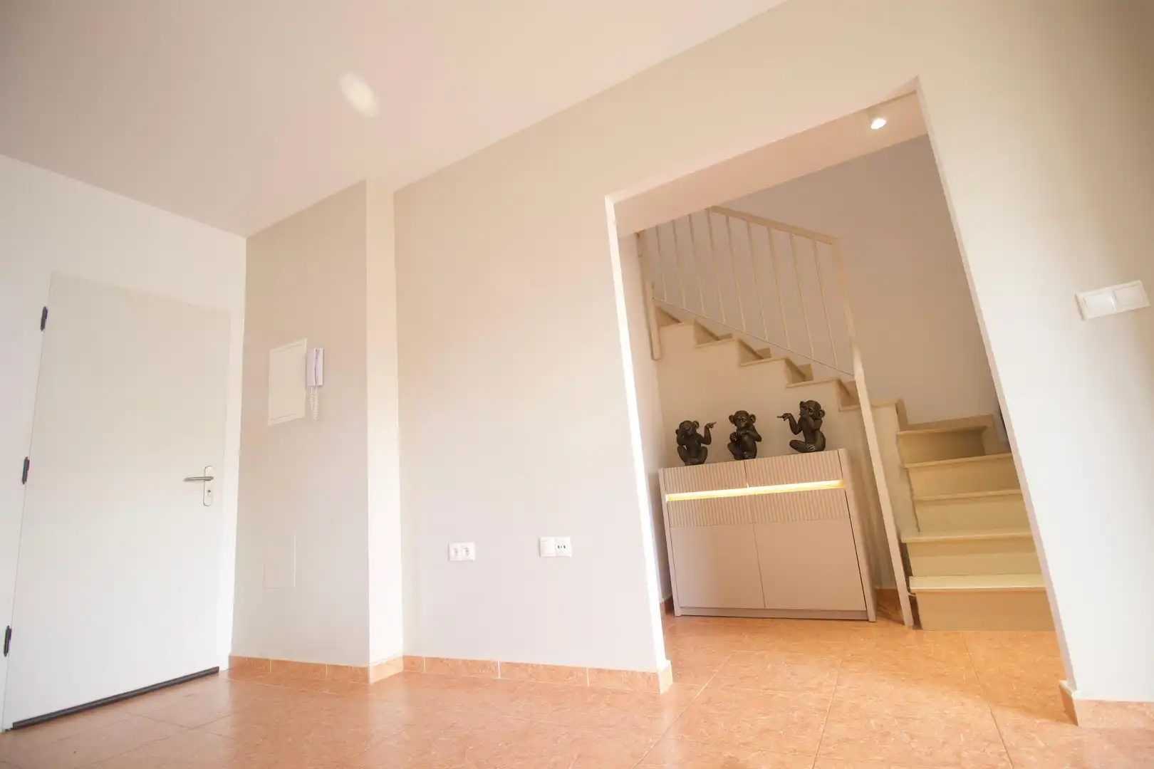 Einfamilien-Reihenhaus zum Verkauf in Fuente Álamo de Murcia mit Privatgarten und Balkon