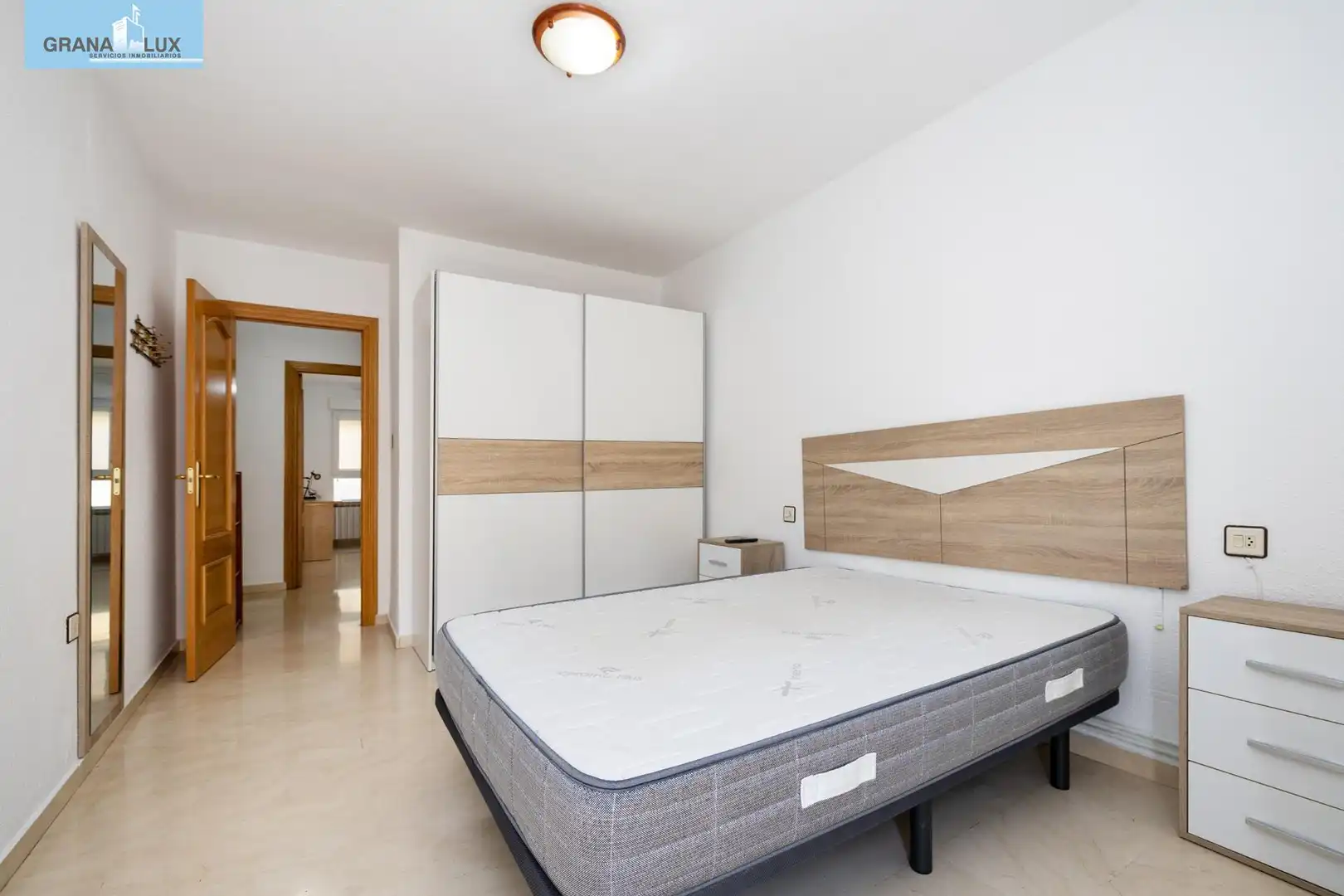 Habitación de Piso en venta en Granada con Calefacción