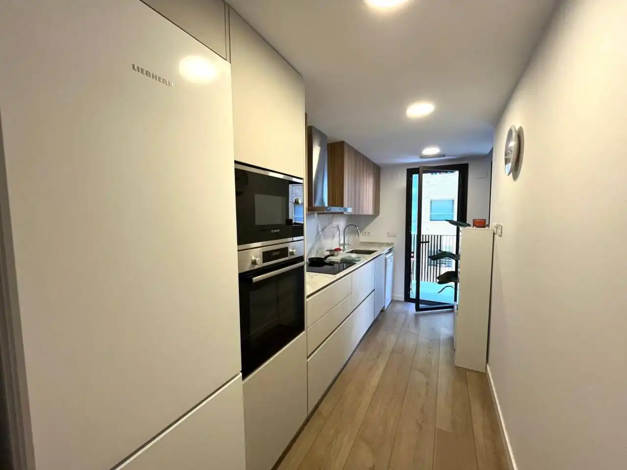 Cuina de Pis en venda en Girona amb Aire condicionat, Terrassa i Traster