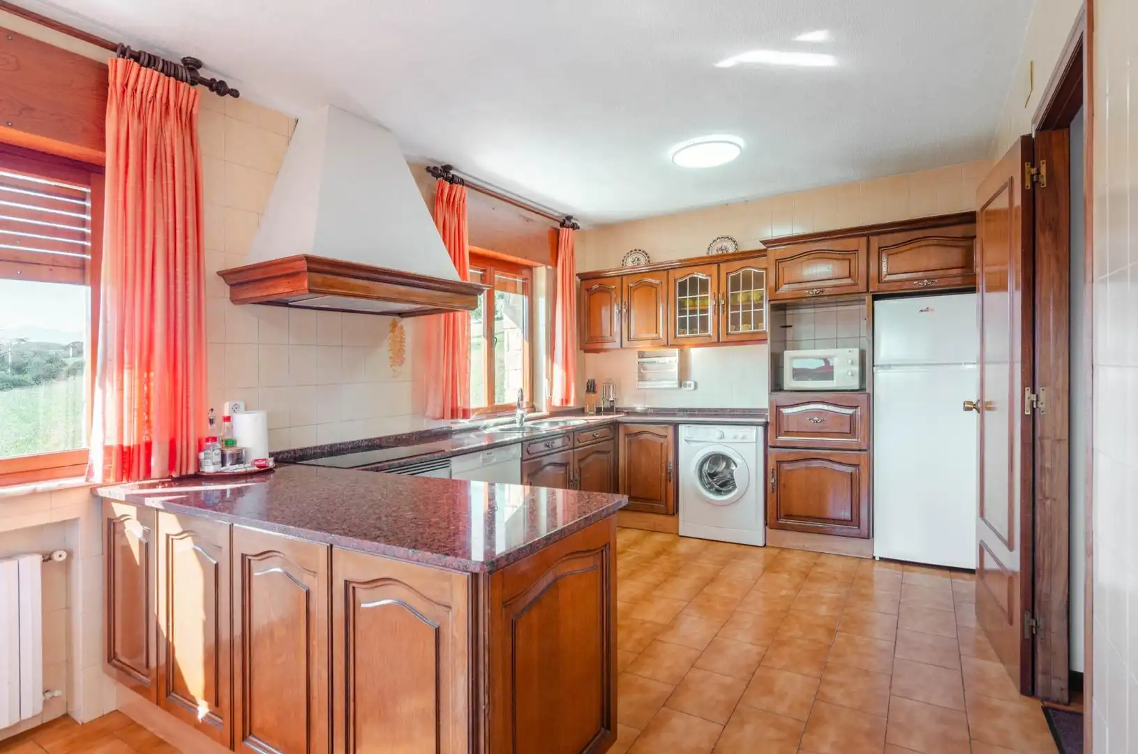 Cocina de Edificio en venta en Parres, Asturias
