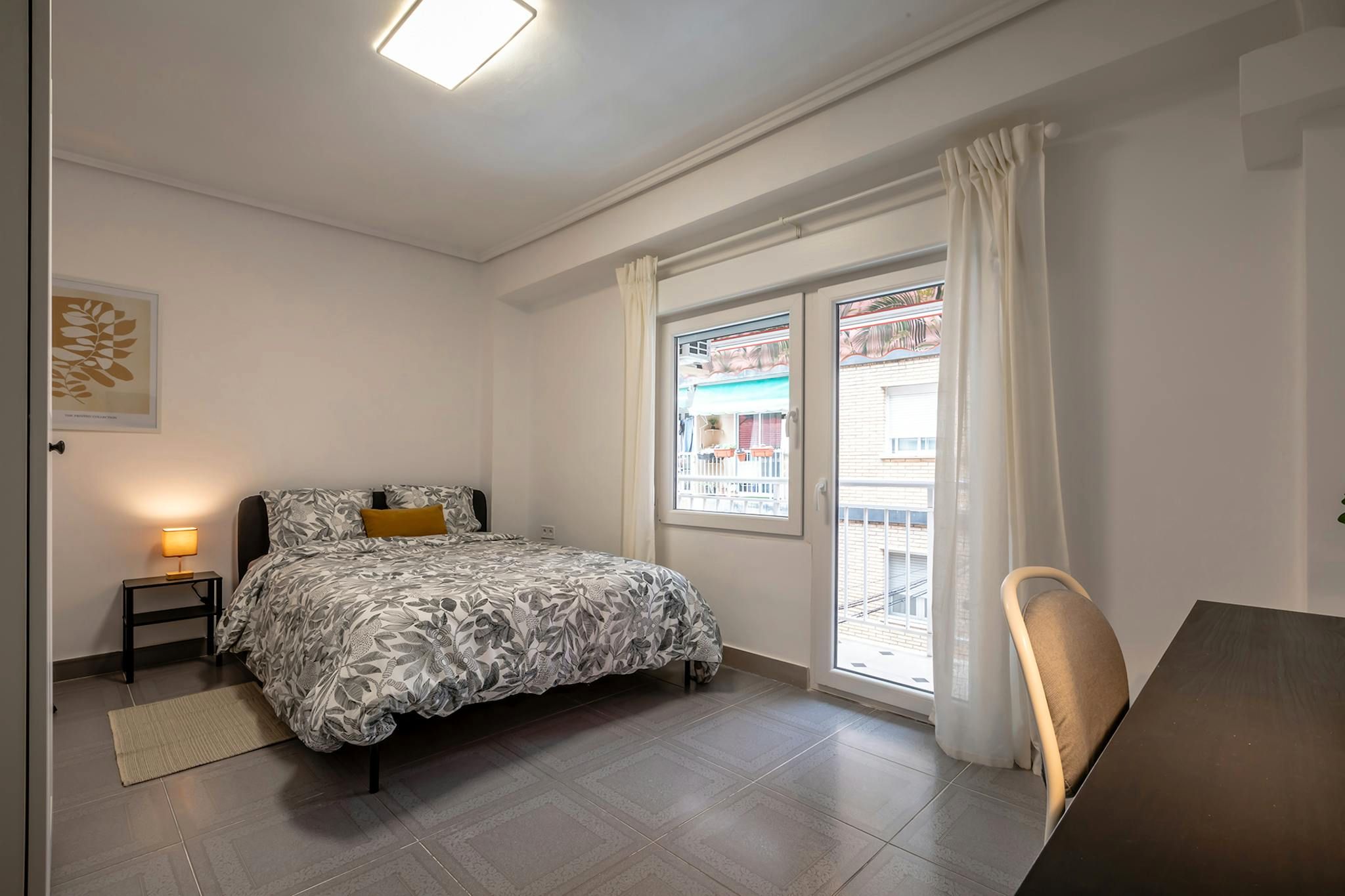 Bedroom of Flat for share in  Valencia Capital  with Air Conditioner, Heating and Washing machine