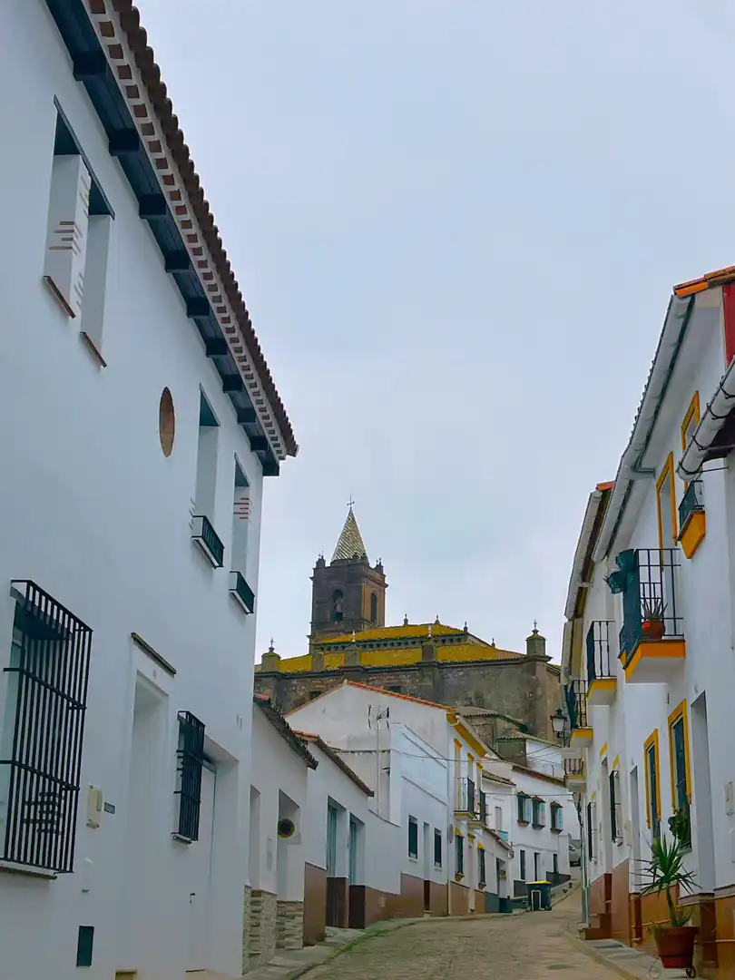 Vista exterior de Casa adosada en venda en Cortegana amb Terrassa
