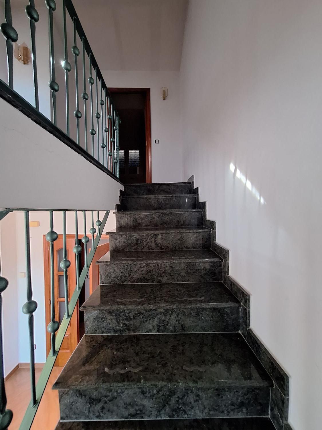 Casa o xalet en venda en San Bartolomé de Pinares amb Calefacció i Balcó
