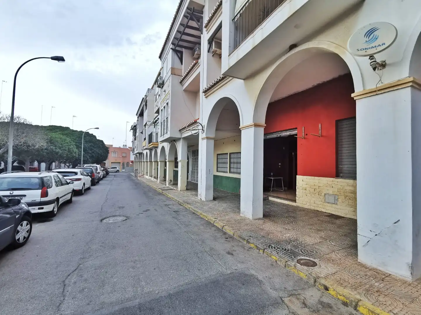 Local comercial en venta en Plaza de Manos Unidas 14